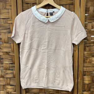 Icône Blush Salmon Top with White Collar